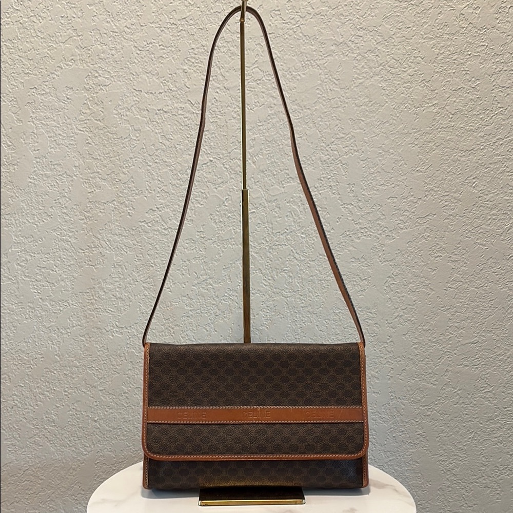 Elegant Brown Shoulder Bag